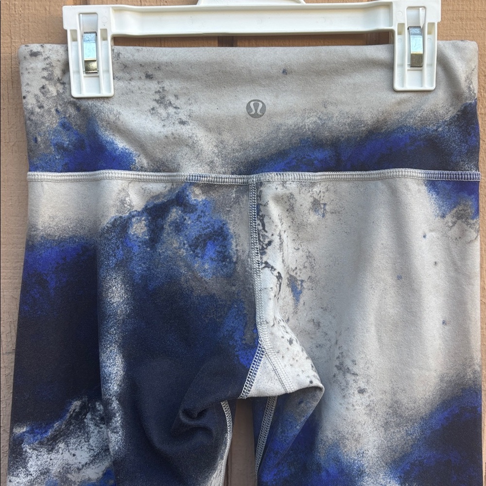 lululemon athletica Blue and Black Tie-Dye Leggings - Picture 5 of 8